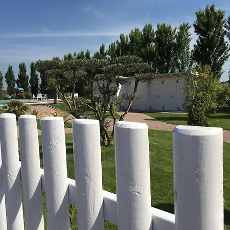 Отель Bussana